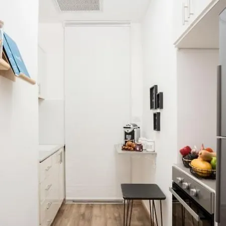 Ben Yehuda, 3 Lovely Flats In The Same Building Jérusalem Extérieur photo
