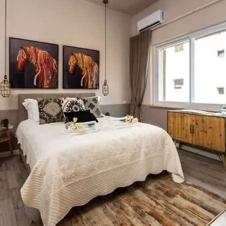 Ben Yehuda, 3 Lovely Flats In The Same Building Jérusalem Extérieur photo